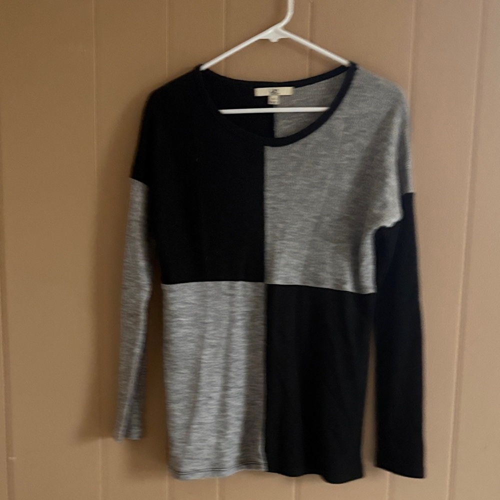 Ya Los Angeles Black and Gray Long Sleeve Top